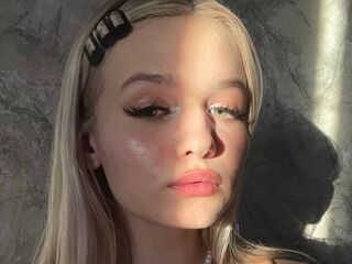 hot cam girl masturbating with sextoy KianaStark