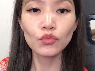 kinky webcam model KiraMinxy