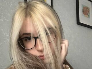 naughty camgirl masturbating with dildo KiraRihand
