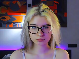 hot webcam picture KiraSerene