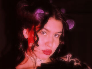 camgirl fingering shaved pussy LarondaSuitt