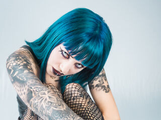 camgirl playing with vibrator LaurentCassidy