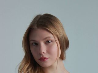 closeup cam LavonAllara