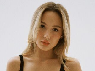 fingering camslut LeticiaTso