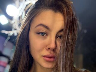 girl showing tits LinNova