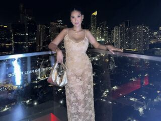 free live chatroom LindaBaze