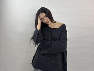 topless webcamgirl LoveCusatis