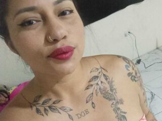 live webcam performer LucianaAranda