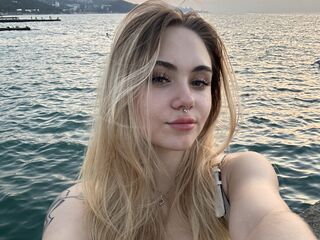 free chatroom LunaMillie