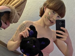 camwhore masturbating with vibrator LunaWillson