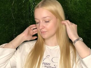 camgirl masturbating with dildo MadalineStehlik