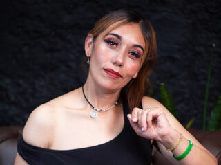 fingering girl chat MadeleineSartori