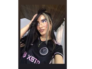 camwhore shaved pussy MadisonLeder