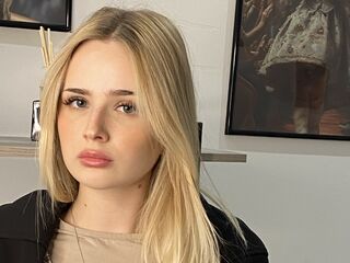 nude webcam girl pic MarnieRhyner