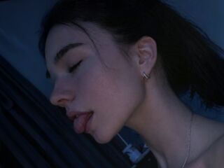 fingering webcamgirl MelbaStraub