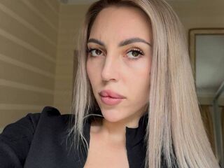 naughty cam girl masturbating MelisaDee