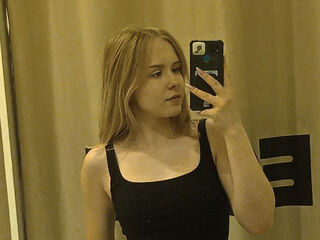 naughty camgirl photo MolliMcDaniel