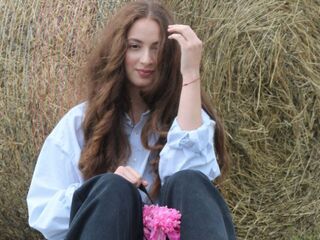 cam girl masturbating with vibrator MoonSany