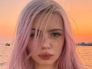 naughty cam girl fingering shaved pussy NelidaTidd