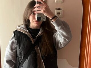 cam girl masturbating with vibrator NicoleInfinit