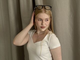 hot cam slut NikkiByous