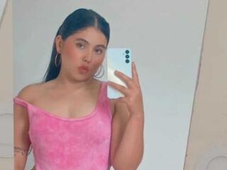 webcamgirl chatroom NikkyBotero