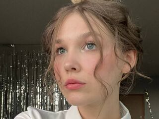 topless webcam girl OzellaDevere