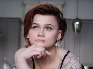 free nude live show PeachAveline