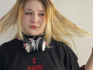 adult webcam PilarVanhee