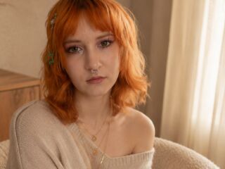 cam girl masturbating with dildo RobertaLah