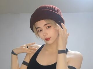 adult liveshow RoxannCobio