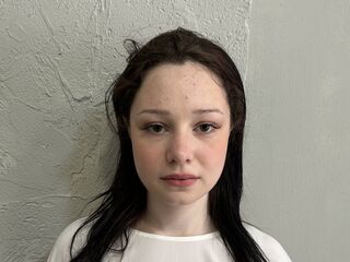 beautiful camgirl SallyMilton