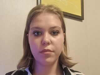 hardcore cam SaturninaLeavitt