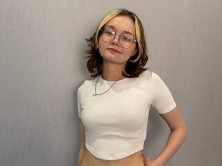 kinky webcam model ShemikaDestro