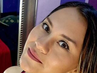 naughty camgirl masturbating with dildo SilvanaArdiente