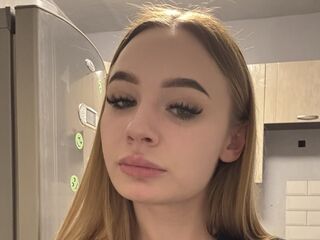 cam girl masturbating with dildo SofiaKolen