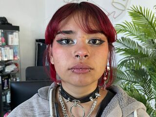 naughty camgirl masturbating SophieJhoms