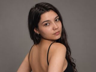 cam girl playing with vibrator SophieShark