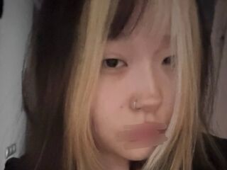 camgirl masturbating with vibrator SusannaNicolls