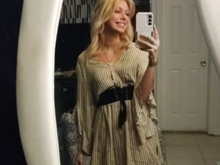 hot cam slut SuzySweetSteps