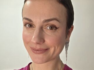 camwhore fingering shaved pussy SylviaNyvelle