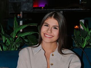 cam girl fingering TiaBeumer