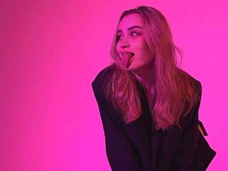 naked webcamgirl video TobieMcgillis