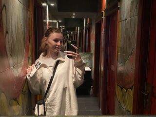 hot cam whore ToriDanceer