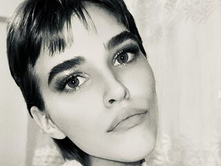 live webcam girl UdelaHailey