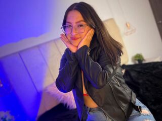 naughty camgirl masturbating with dildo ValeriaMontclair