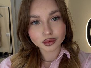 hot cam girl masturbating with vibrator VernitaErmita