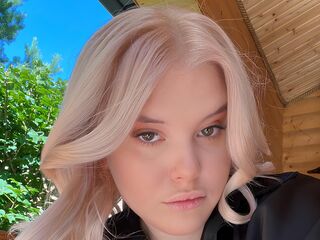 hot cam girl fingering shaved pussy ViolaBunny