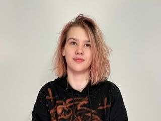 naked camgirl picture WillaBurrington